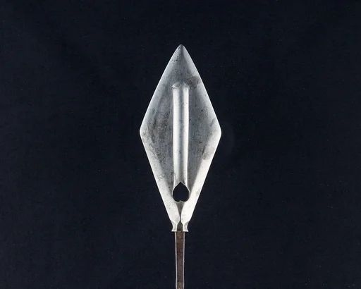 Arrowhead (<i>Yanone</i>)