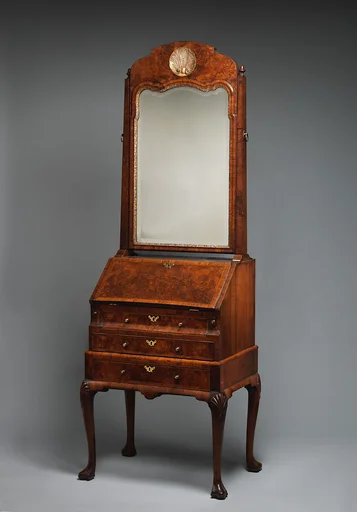Bureau dressing table