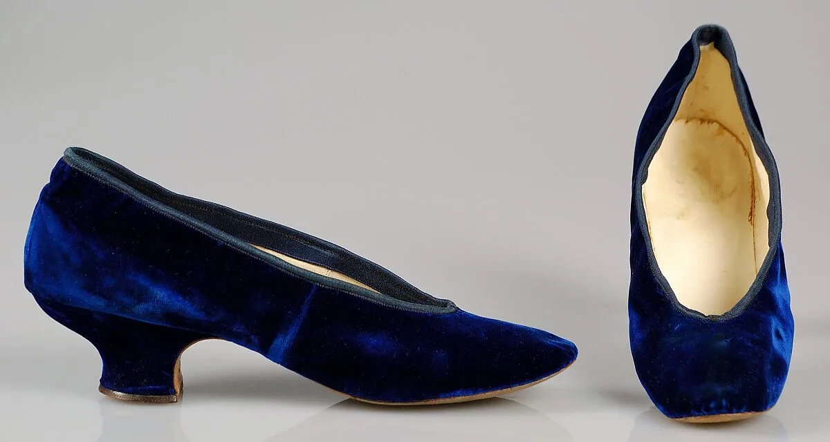 Evening slippers — Unknown