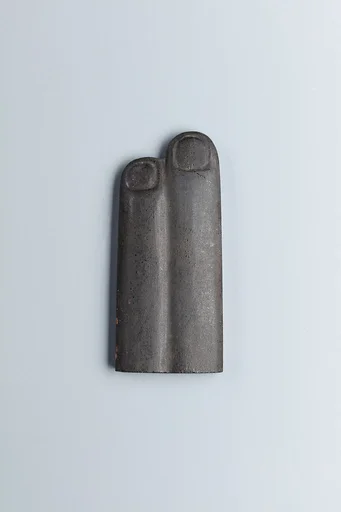 Two-finger amulet
