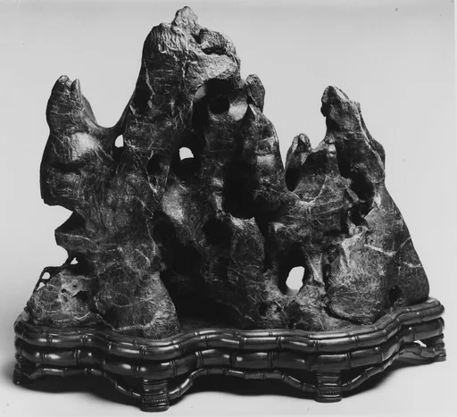 山形靈璧石|Rock in the Form of a Fantastic Mountain