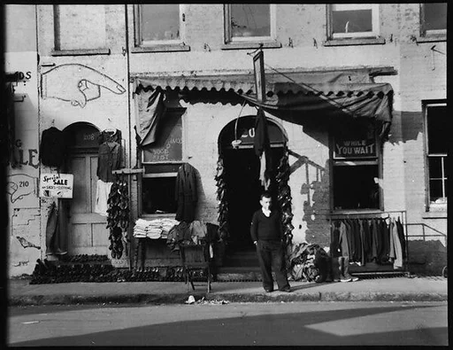 [Shoe and Clothing Shopfront Façade, Savannah, Georgia]