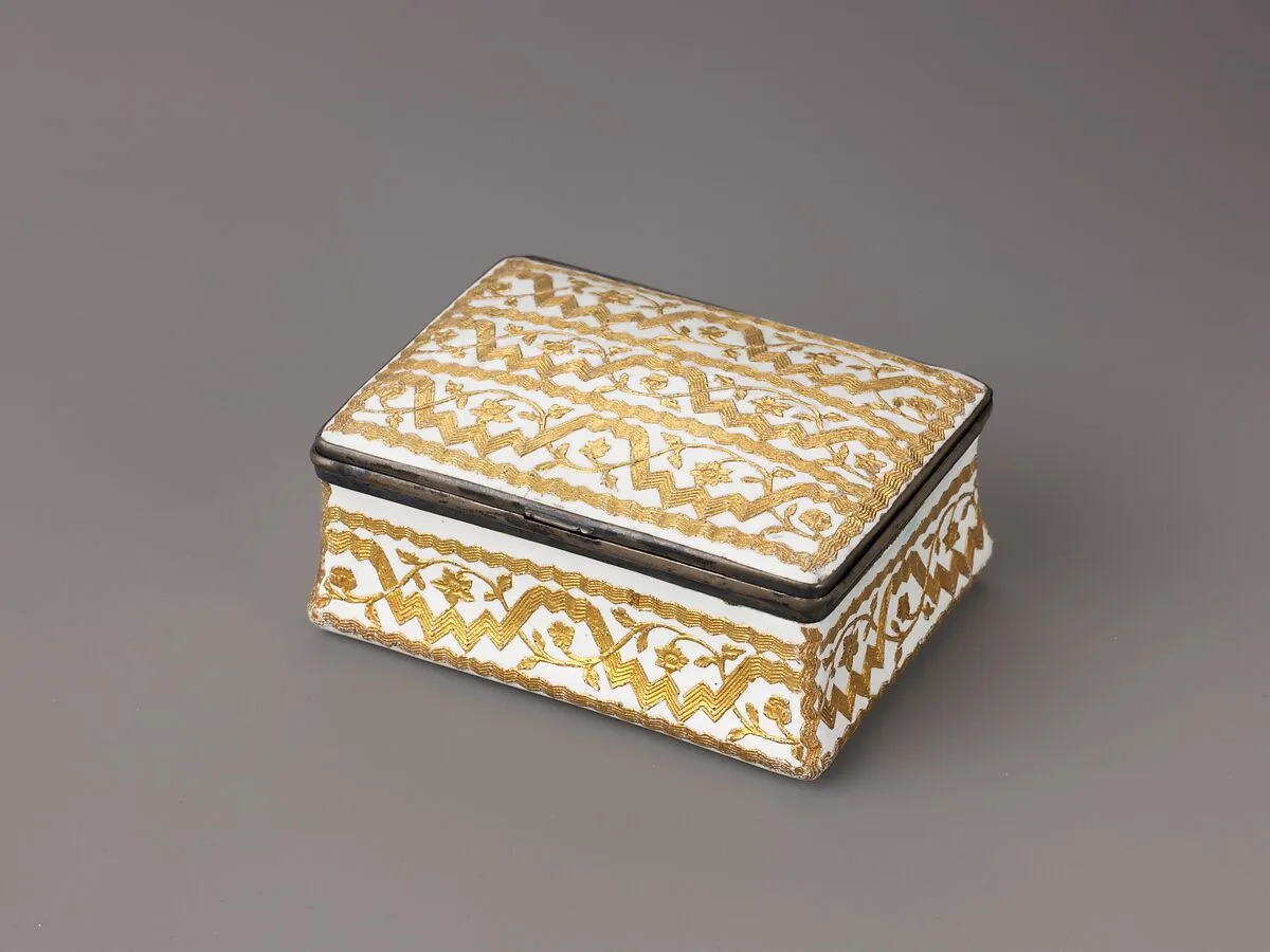 Snuffbox with Trellis Patterns — Unknown
