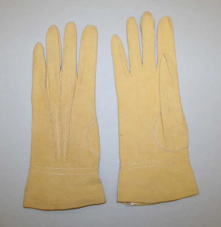 Gloves — Unknown