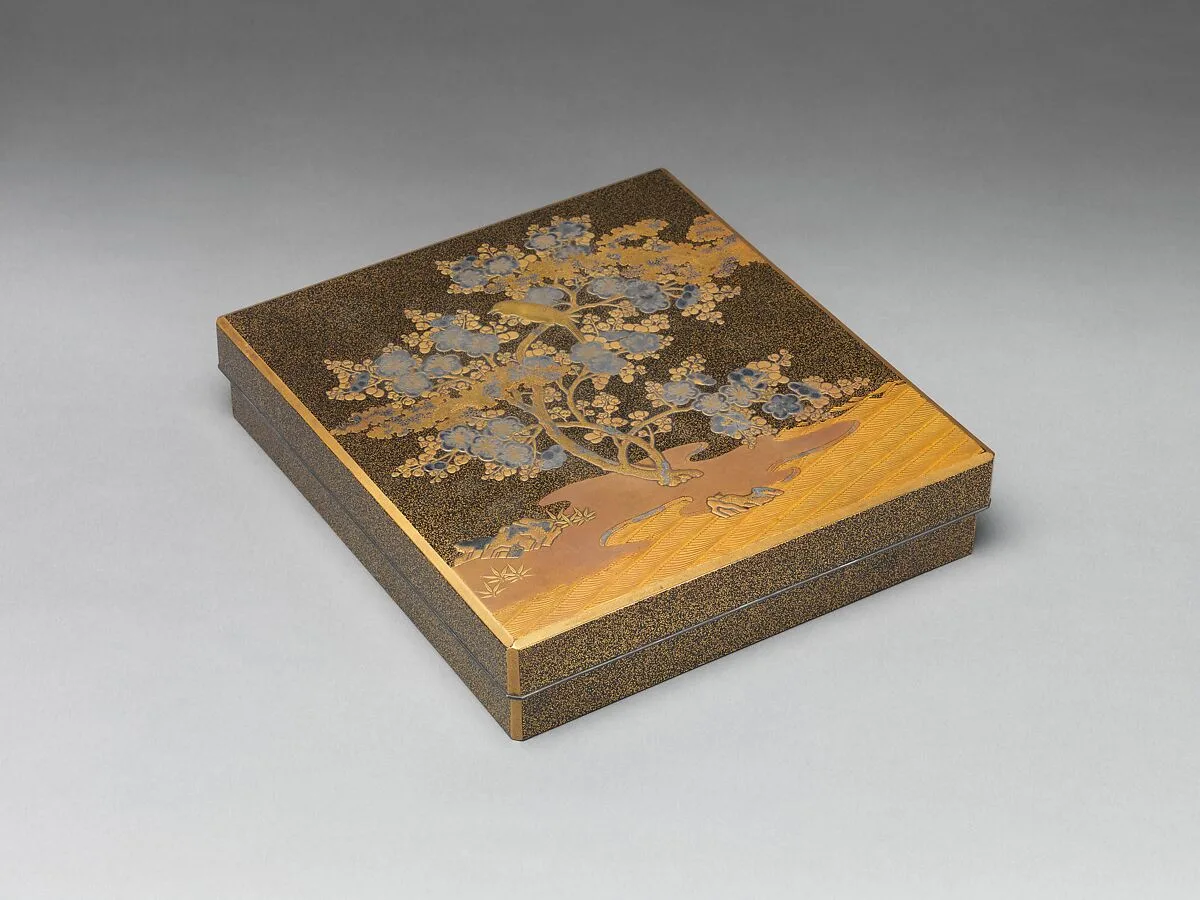 梅鶯蒔絵硯箱|Writing Box with Warbler in Plum Tree — Unknown