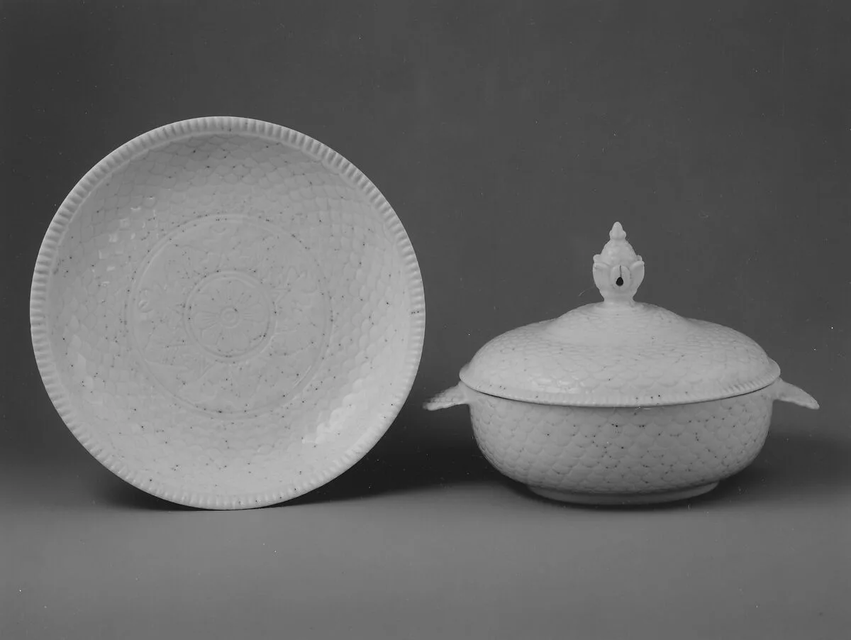 Bowl with cover and tray — Saint-Cloud factory