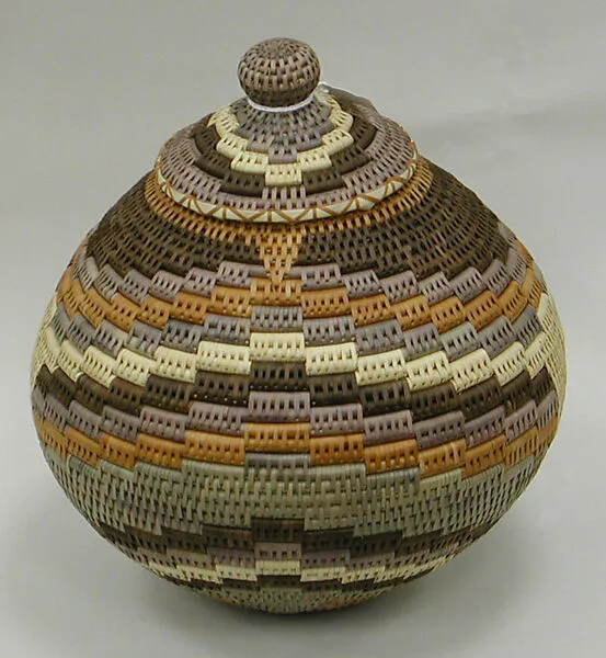 Lidded Basket — Reuben Ndwandwe