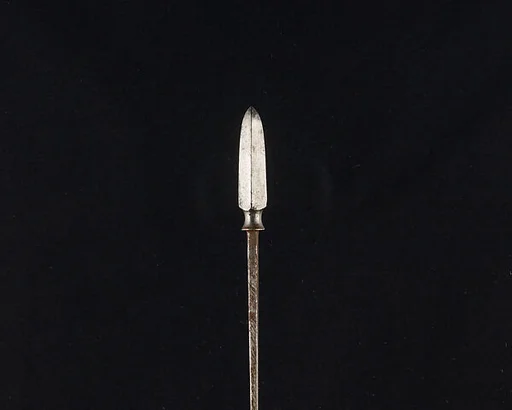 Arrowhead (<i>Yanone</i>)