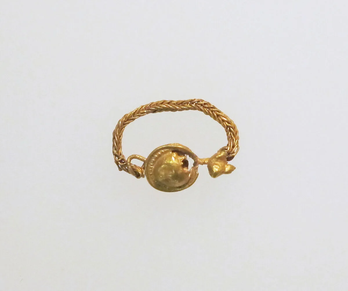Earring with disc, chain and bird's head — Unknown
