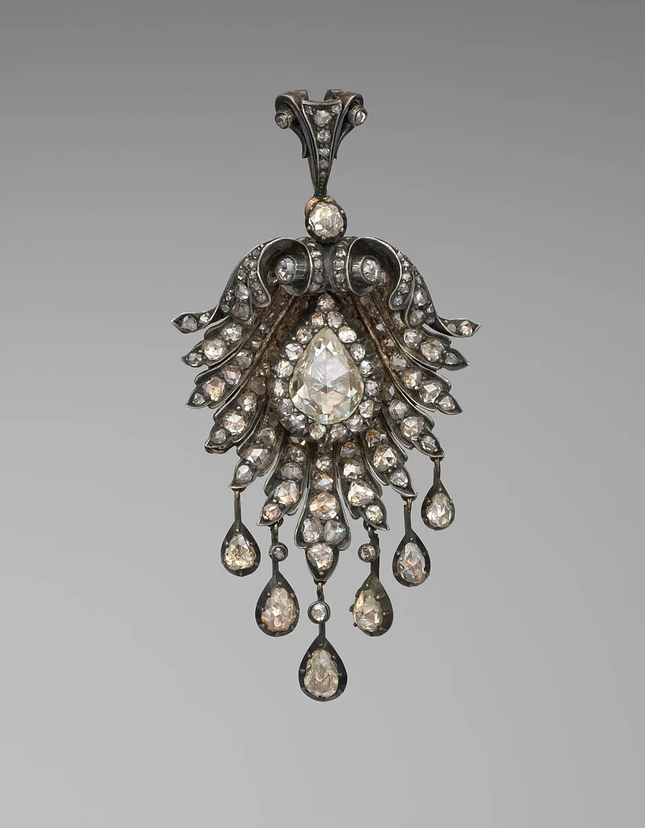 Brooch or pendant — Unknown