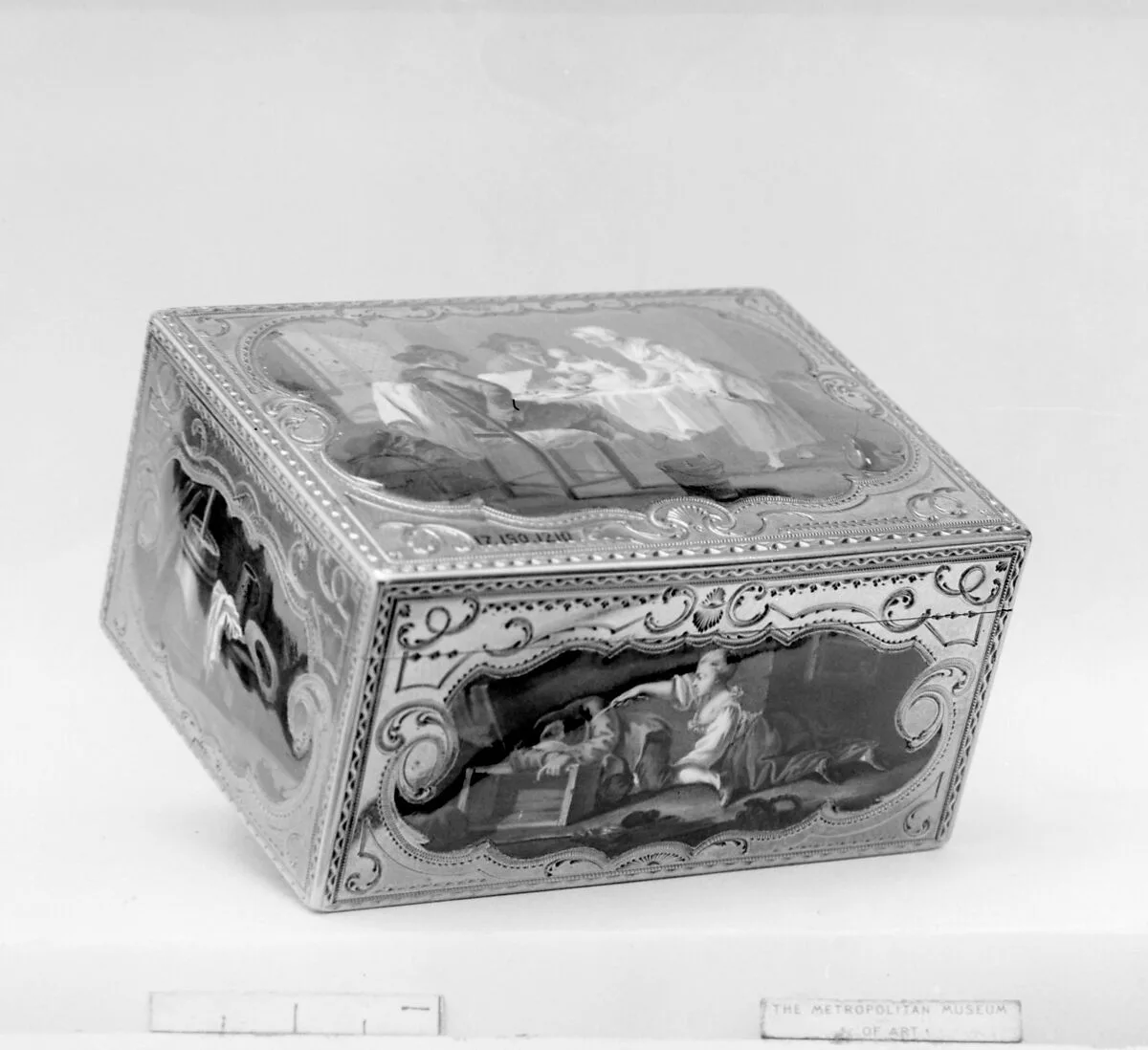 Snuffbox with peasant scenes — Unknown
