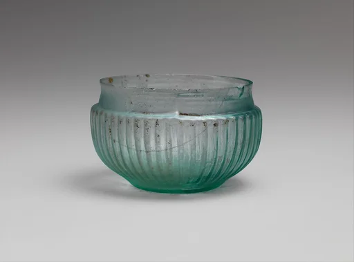 Glass ribbed bowl