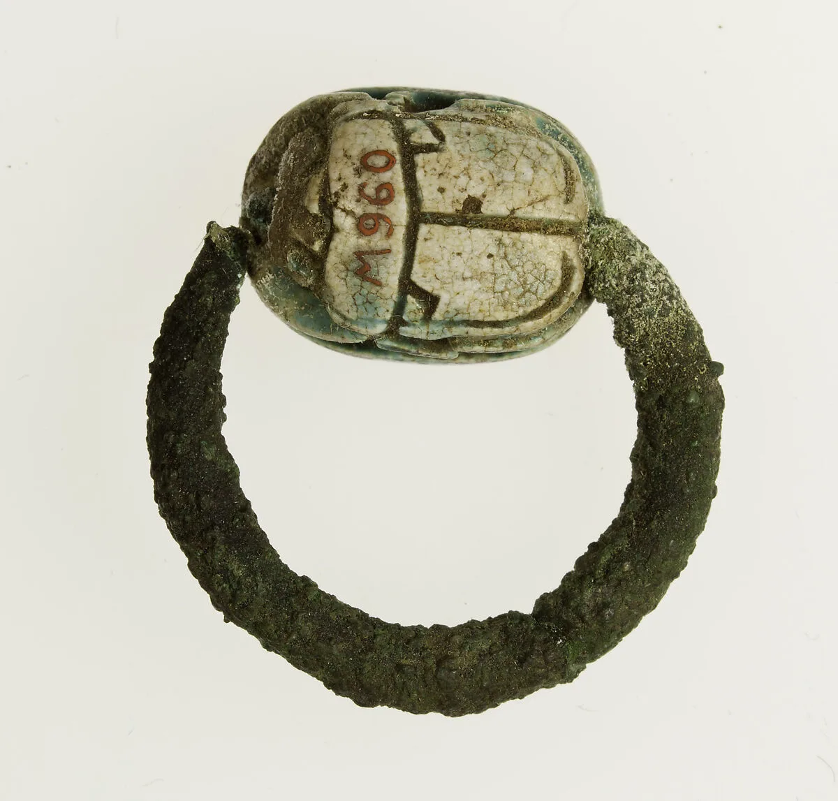 Ring with scarab bezel — Unknown