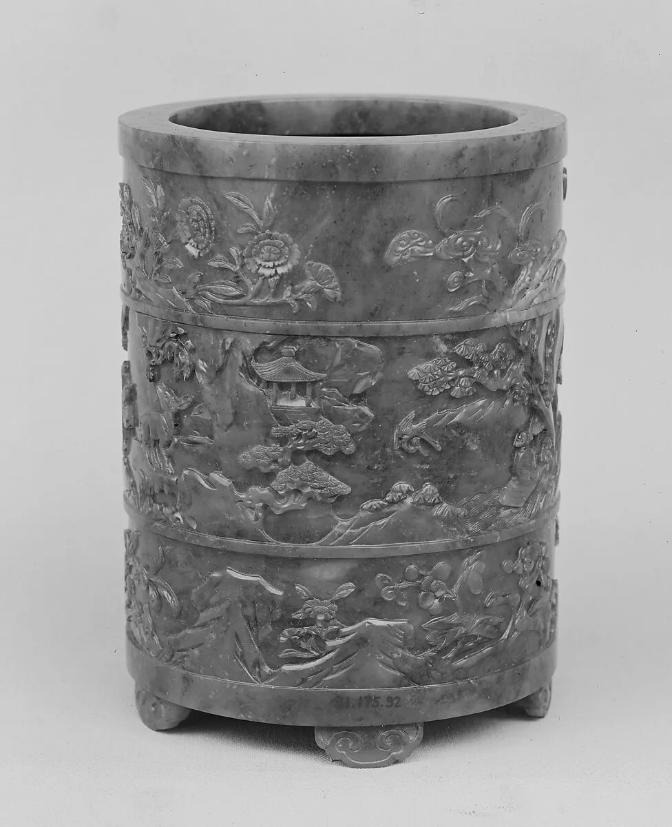 清乾隆 碧玉仙逸圖筆筒|Brush holder with immortal realms — Unknown