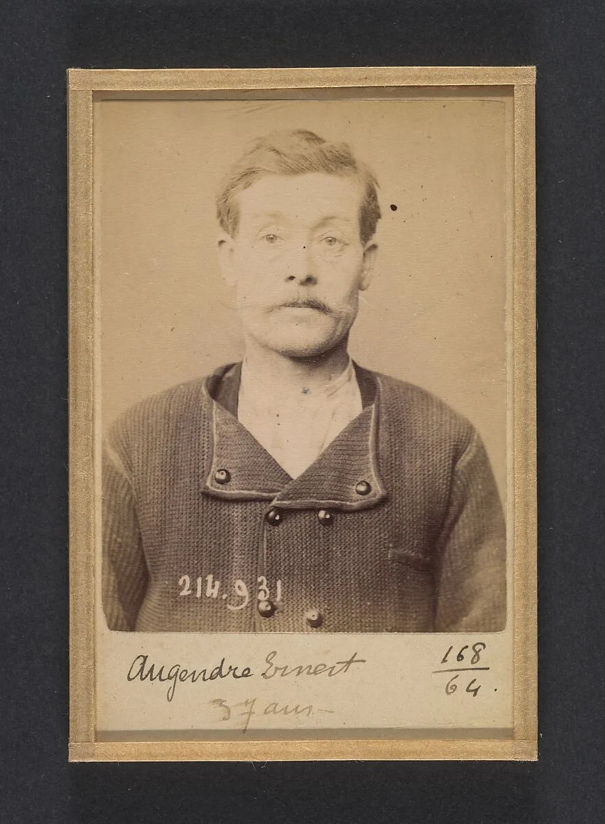 Augendre. Ernest. 37 ans, né à St-Pierre le Moutier (Nièvre). Maçon. Anarchiste. 1/3/94. — Alphonse Bertillon
