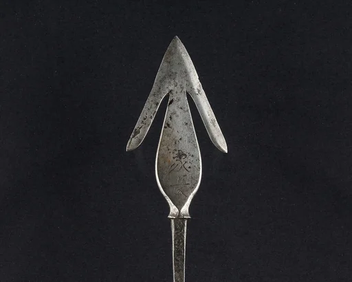 Arrowhead (<i>Yanone</i>)
