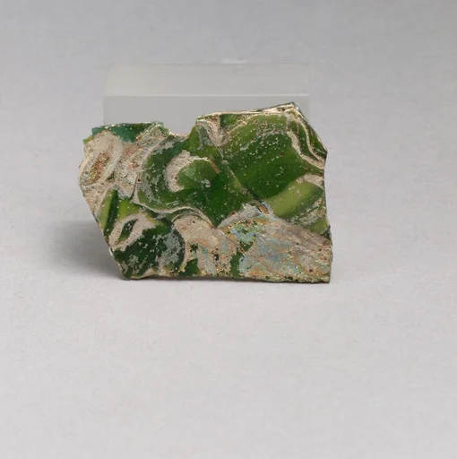 Glass mosaic inlay fragment