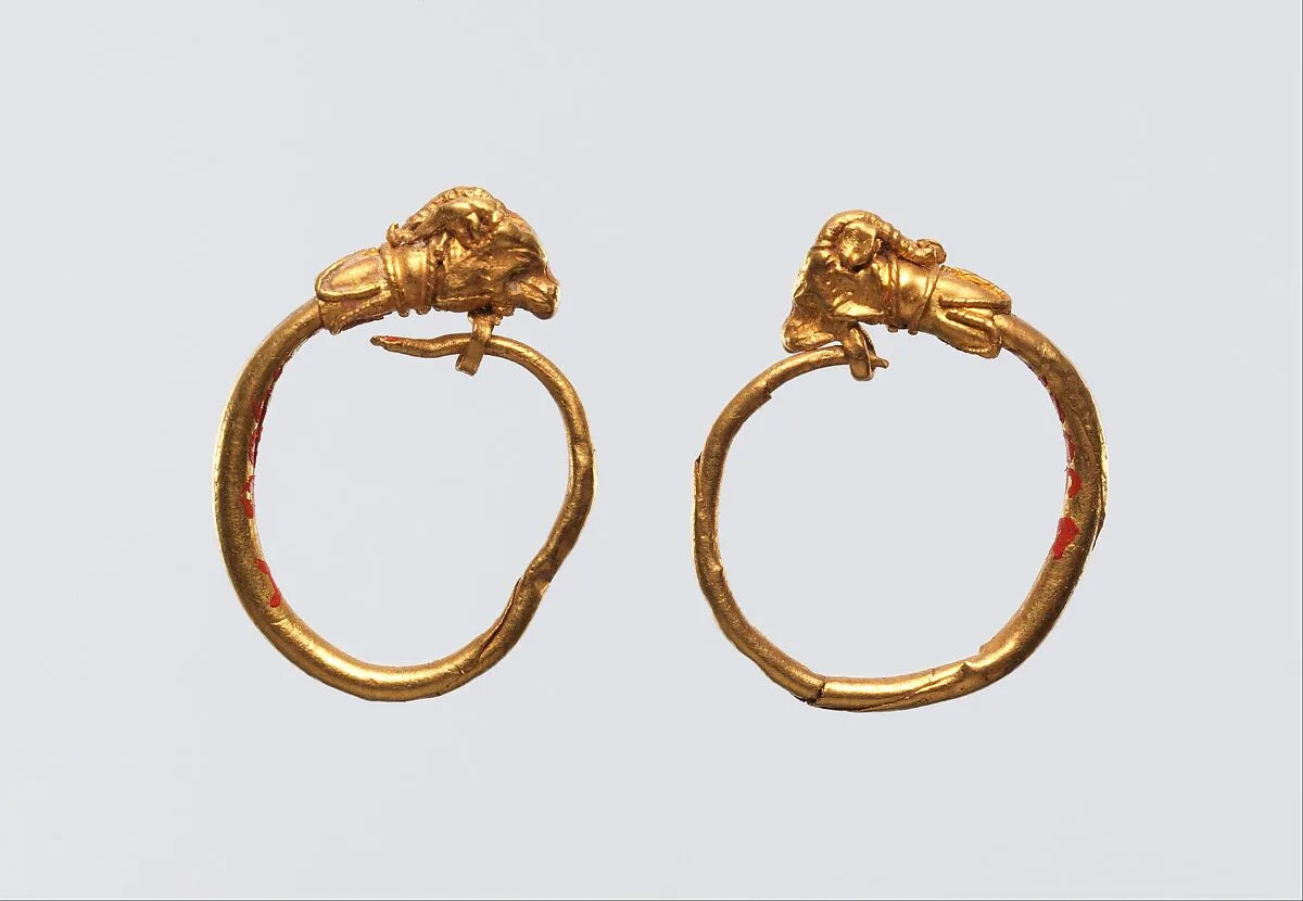 Earrings with ibex head terminal — Unknown