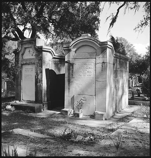 [4 Exterior Views of Victorian Cottage, Florida]