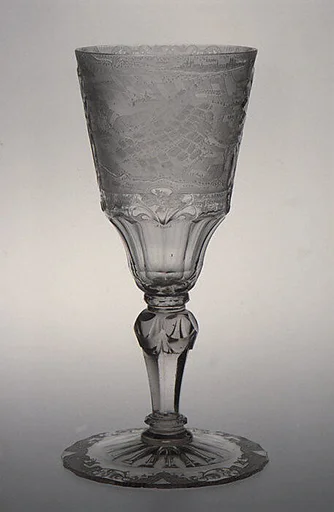 Standing cup