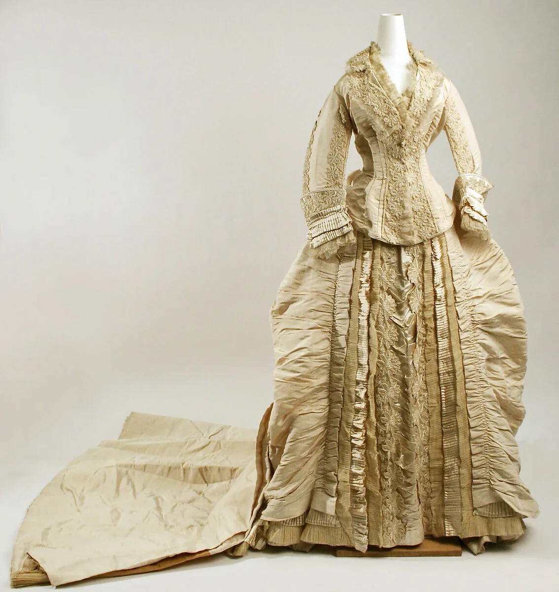 Wedding ensemble — Unknown