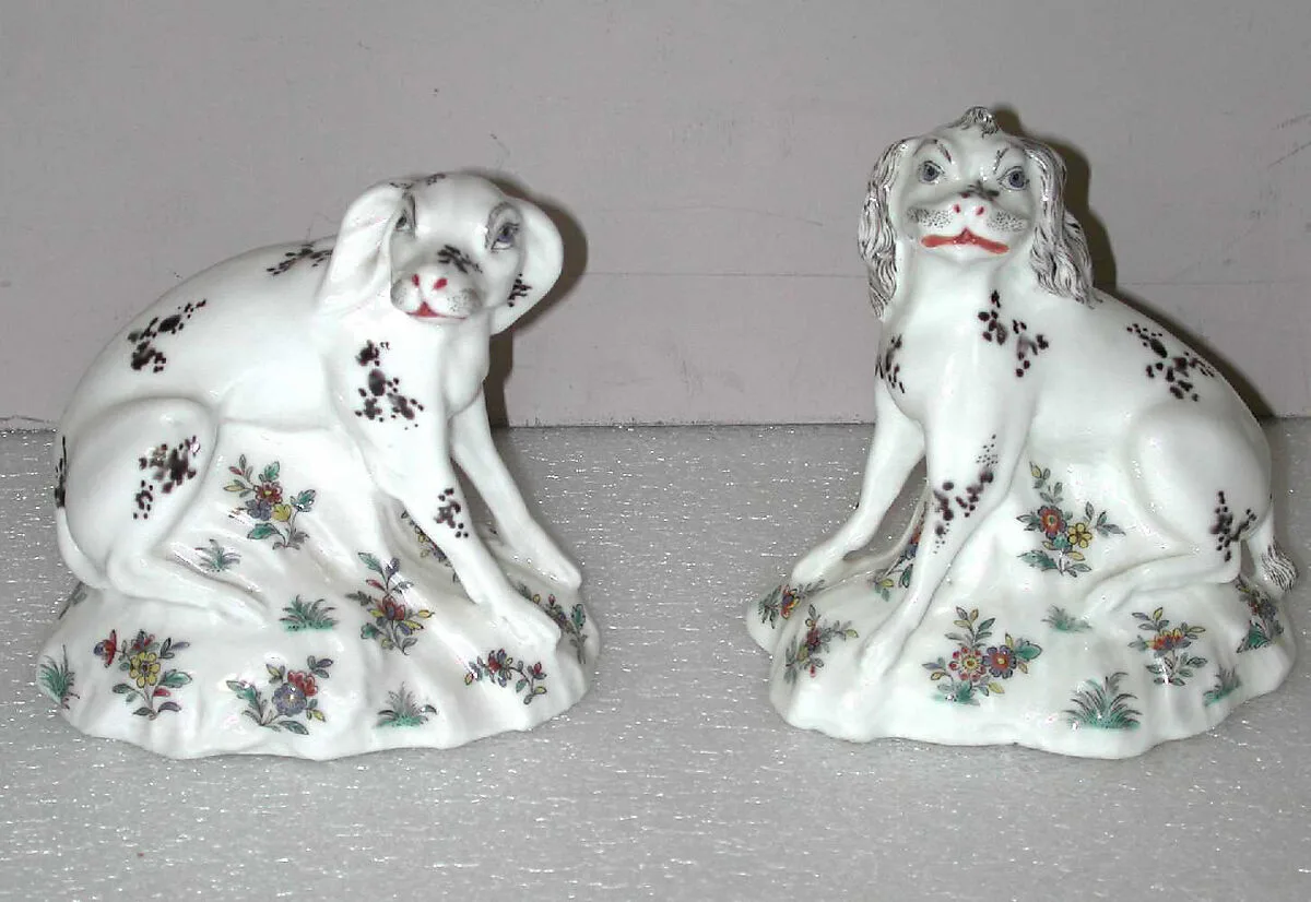 Pair of dogs — Mennecy