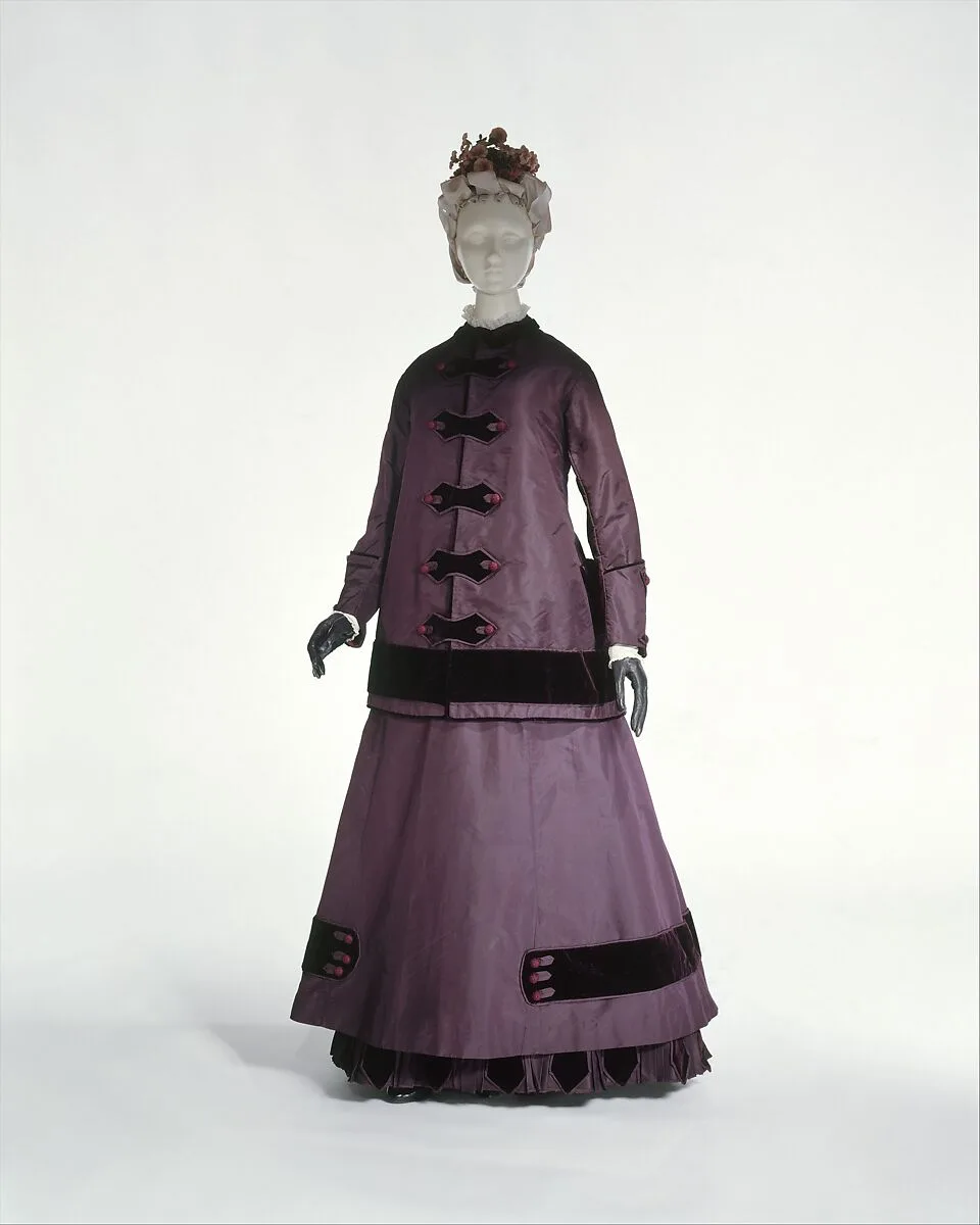 Walking dress — Unknown
