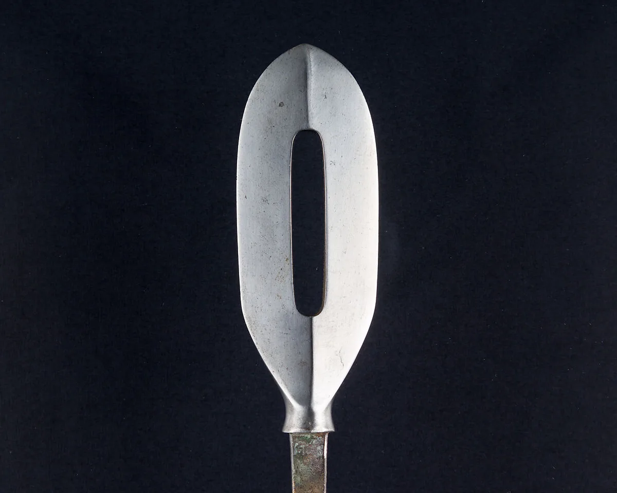 Arrowhead (<i>Yanone</i>) — Unknown
