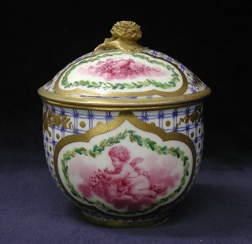 Sugar bowl