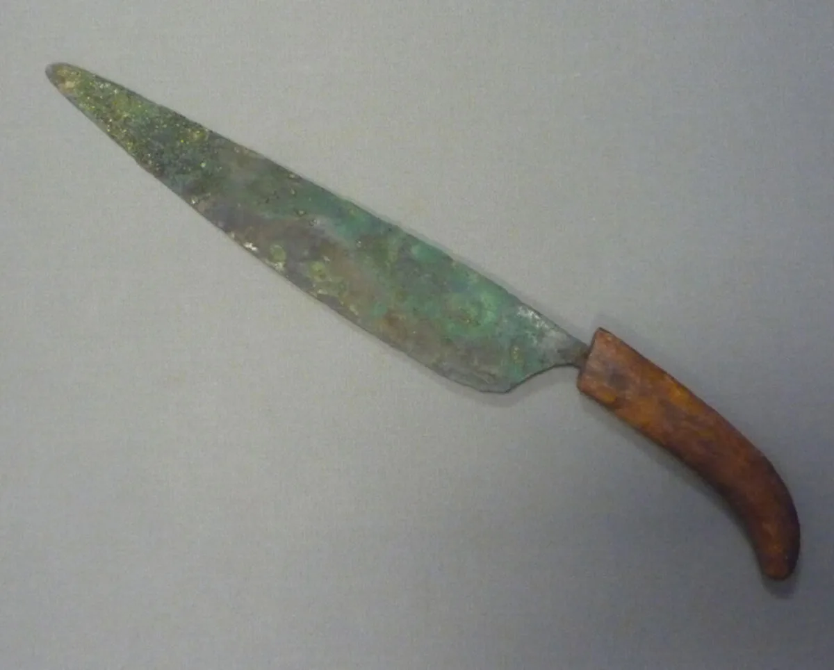 Knife (?) — Unknown