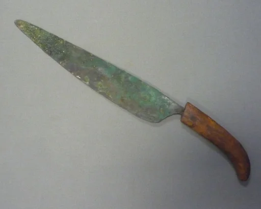 Knife (?)