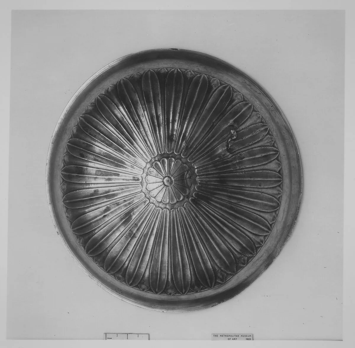 Silver phiale (libation bowl) with gilding — Unknown