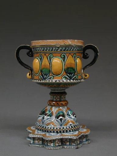 Standing cup