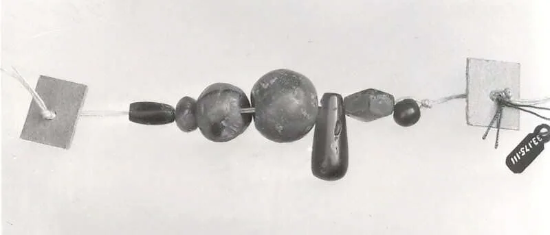 Bead necklace — Unknown