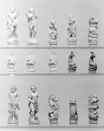 Chessmen (32)