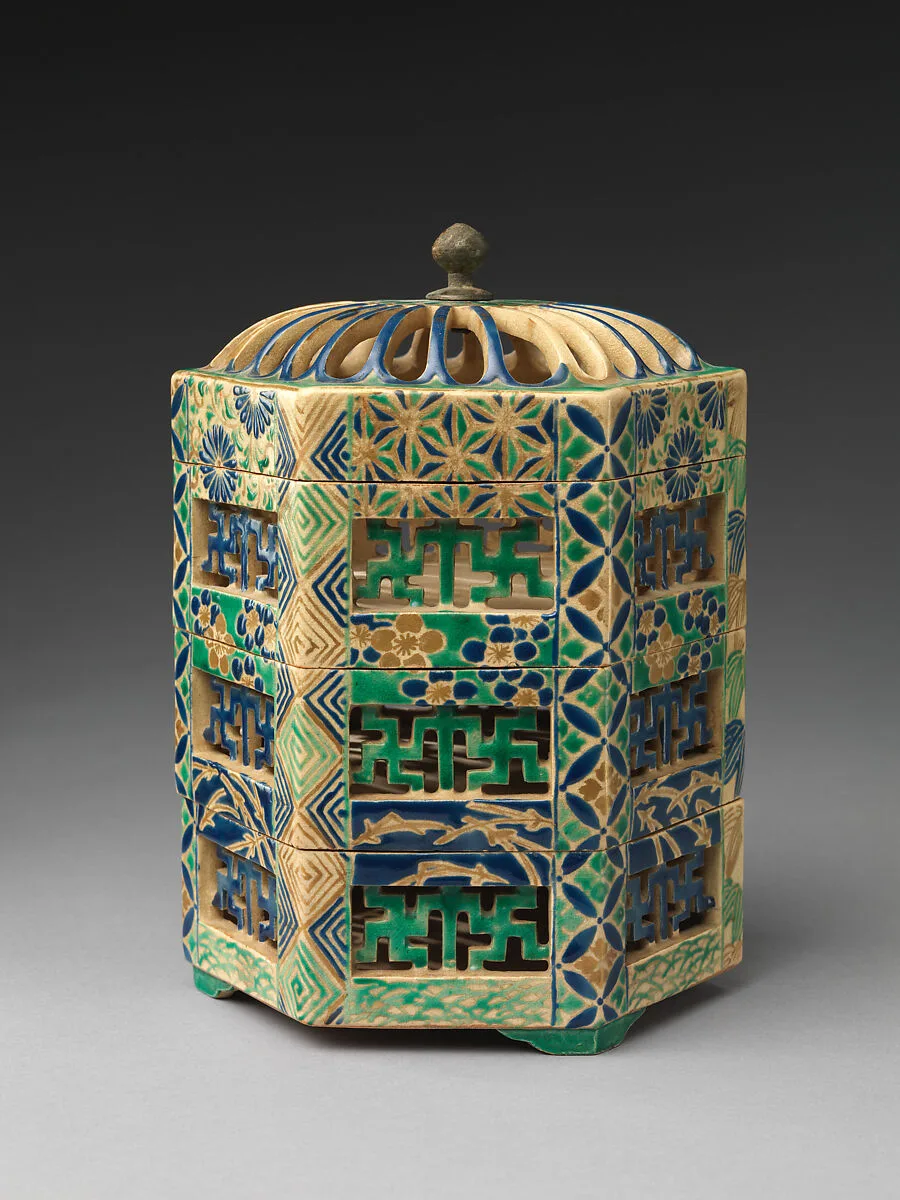 色絵松葉梅菊文透彫重箱|Reticulated Tiered Box with Pine Needles, Plum Blossoms, and Chrysanthemums — Unknown