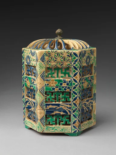 色絵松葉梅菊文透彫重箱|Reticulated Tiered Box with Pine Needles, Plum Blossoms, and Chrysanthemums