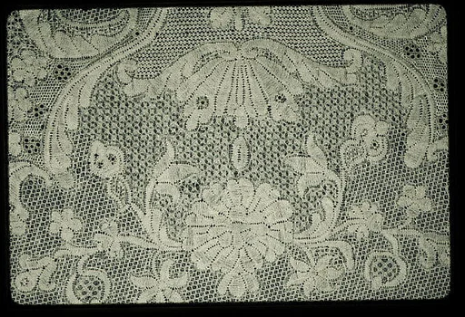 Cap crown (part of a garniture)