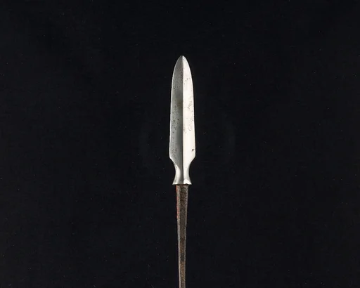 Arrowhead (<i>Yanone</i>)