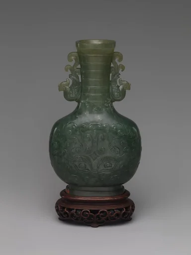 清 玉髓仿古雙鳳耳瓶|Vase with archaic designs