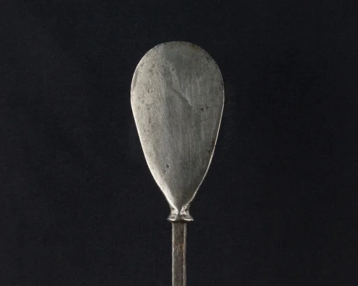 Arrowhead (<i>Yanone</i>)