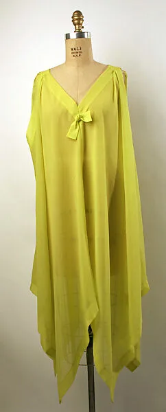 Nightgown — Mrs. Sylvia Pedlar