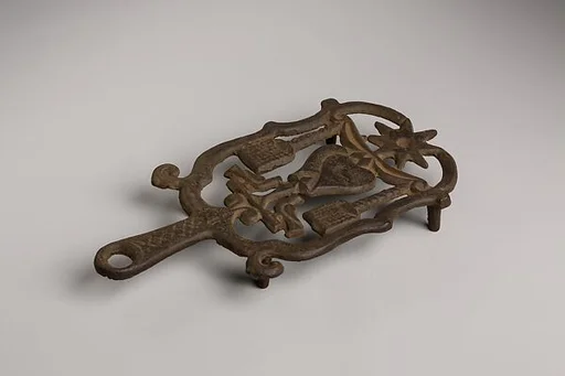 Trivet