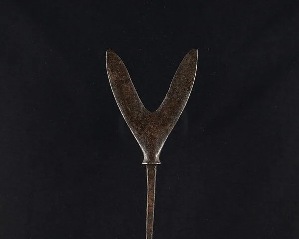 Arrowhead (<i>Yanone</i>) — Unknown