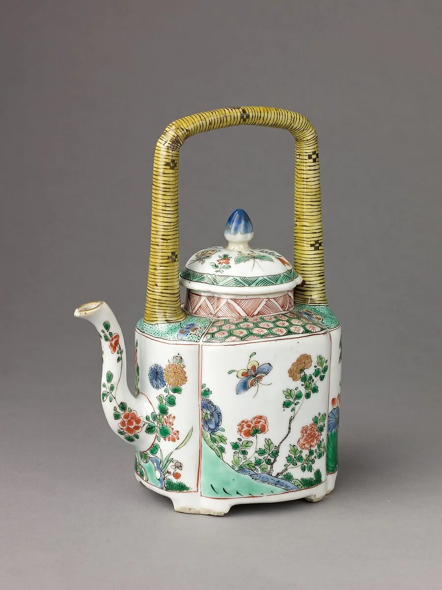 Small covered wine pot or teapot — Chinese