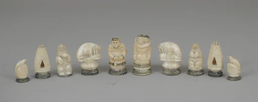 Chessmen (32)
