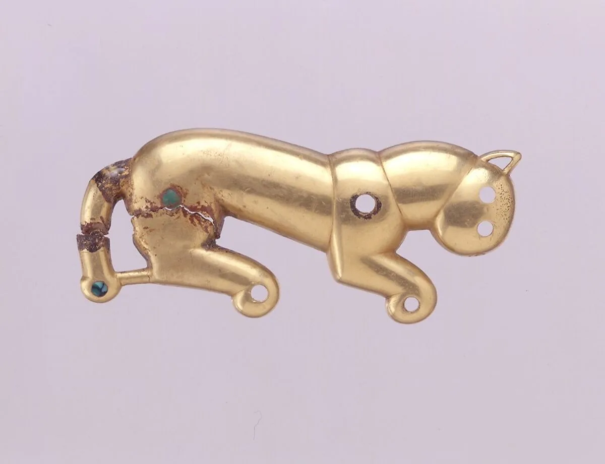 嵌松石豹形金飾件|Pectoral in the Shape of a Leopard — Unknown