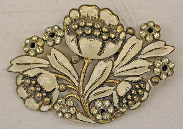 Brooch — Unknown