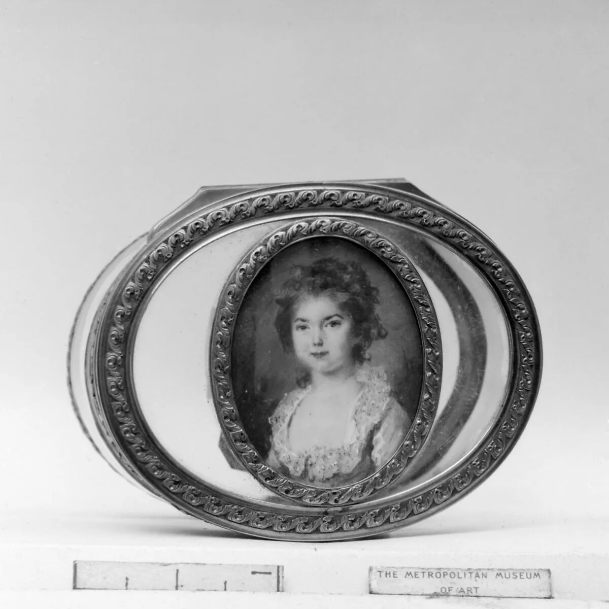 Box with portrait of a young girl with the initials DE — Pierre-Adolphe Hall