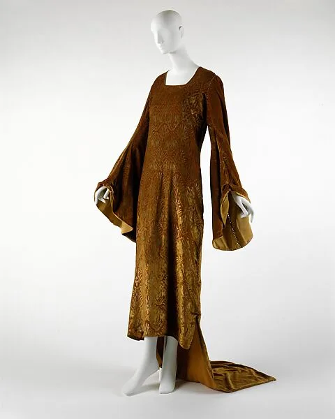 Evening dress — Maria Monaci Gallenga